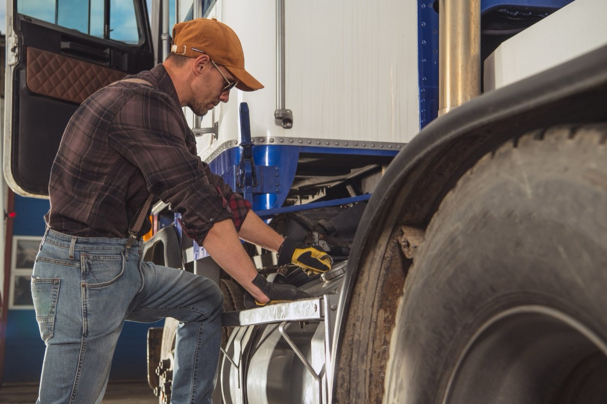 Why 24/7 Truck Repair Matters When Your Freight Is on a Clock